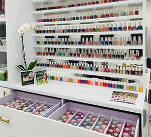 Nail wall displays and manicure tables Feedback from USA