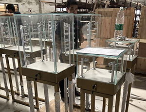 Metal jewelry showcases for UK project
