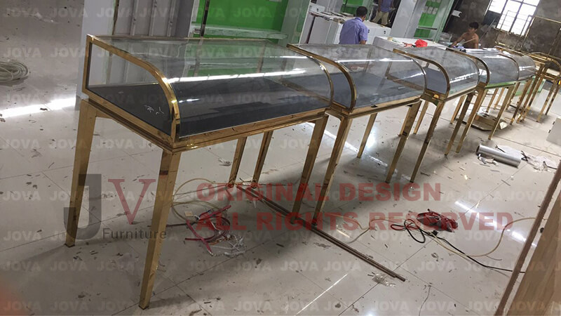 curved jewelry display cases supplier