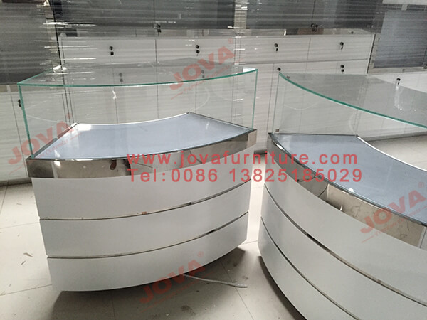 curved glass optical showcases