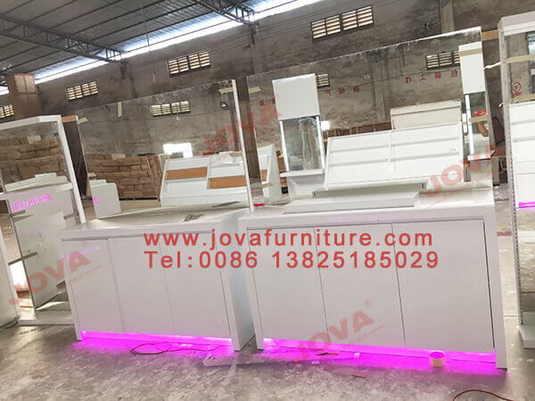 wholesale cosmetics display stands