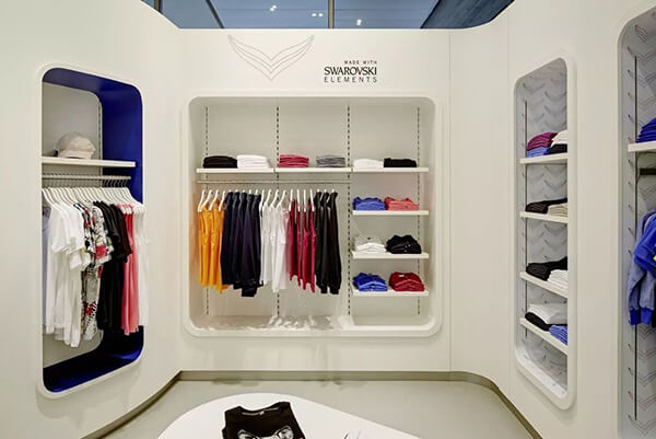 apparel store display ideas