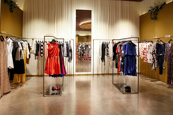 fashion clothing store displays