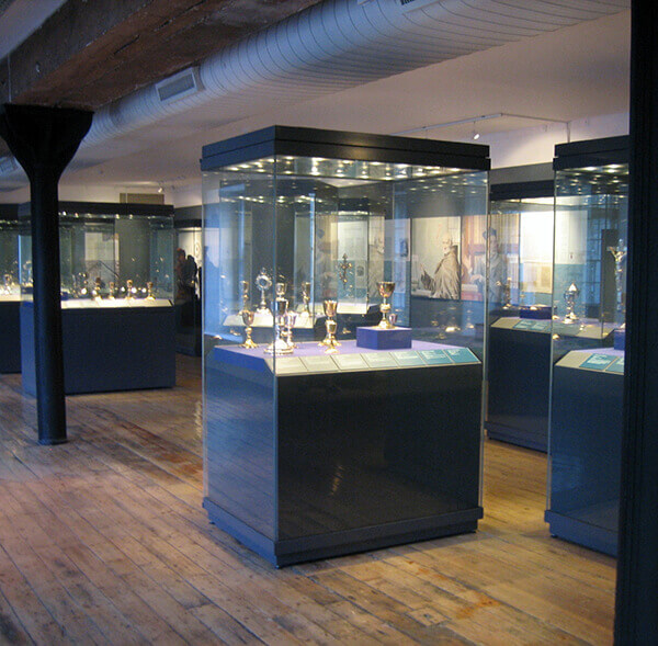 museum display cases wholesale