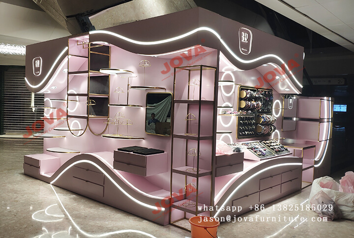 how to decorate a boutique shop 
