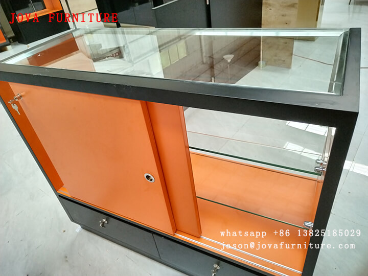 mobile showcase with sliding doors