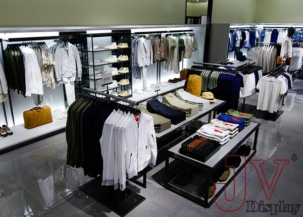 Large Clothes Showroom Interior Design With Display