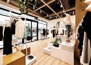 clothing display units for retail stores