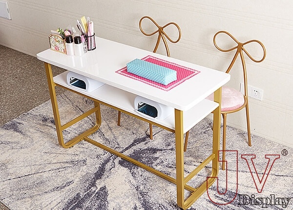 white manicure table